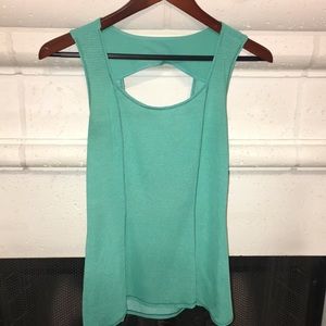 0321 Lululemon women’s tank medium
